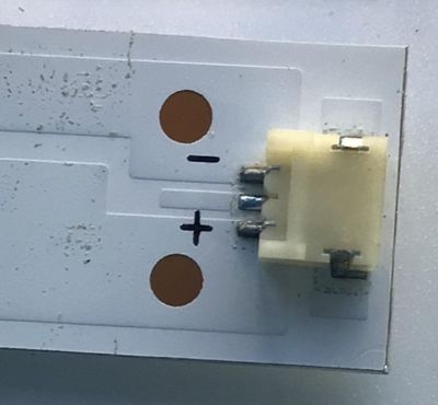 KIT DE LED'S PARA TV HISENSE ((2 PIEZAS)) / NUMERO DE PARTE CRH-BX32X1H30300502019REV1.0 / CRH-BX32X1H30300502019REV1.1 / JBD315X1H-LB81 / SVH320F19 / 2020010901 / 22355300 / 23995100 / 1235671 / MODELOS 32H4030F3 / 32H5510G / 32H5500G / 32H5G - Imagen 4